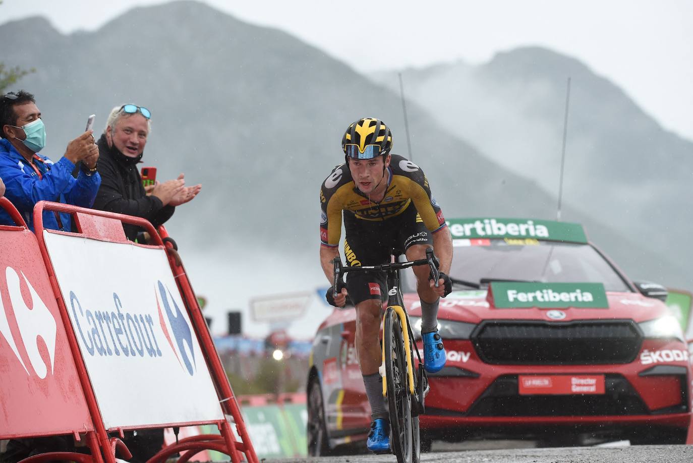 Fotos: Lección de Roglic en los Lagos, que recupera la camiseta roja