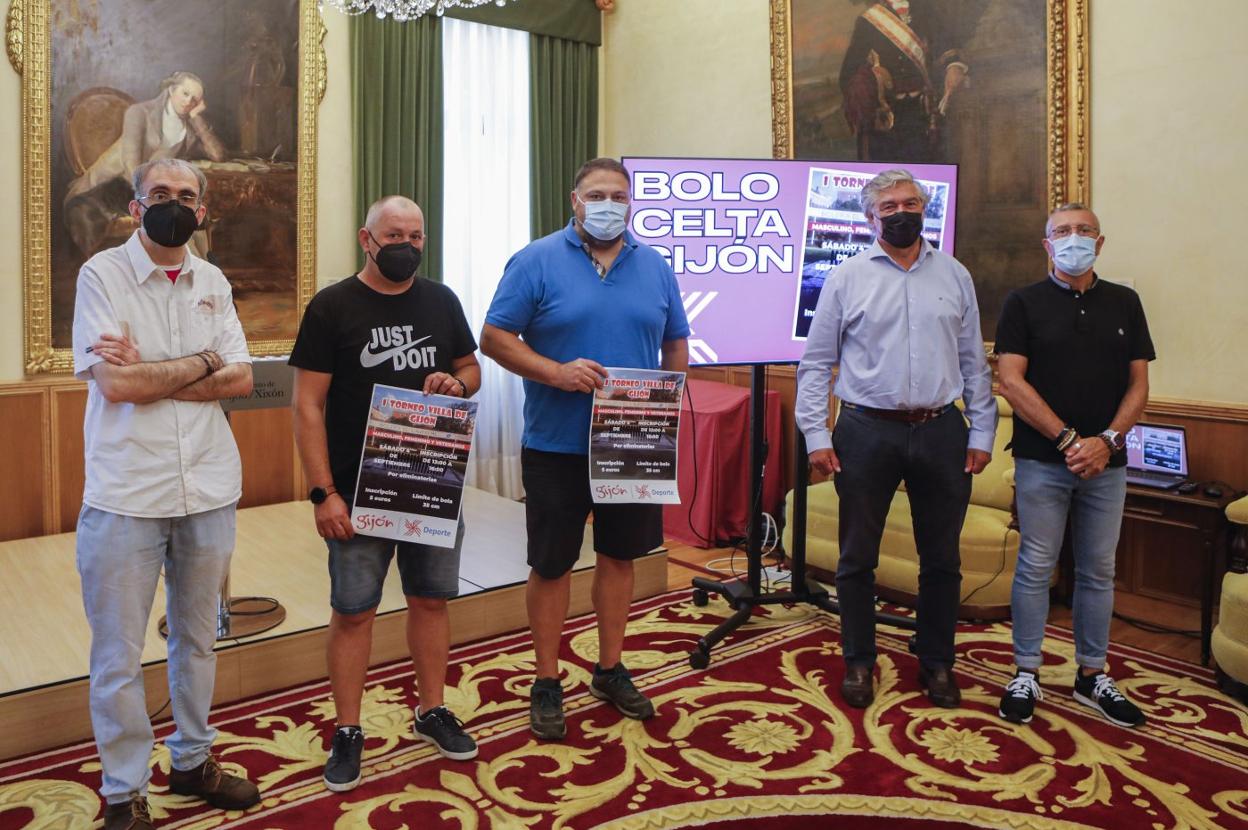 Los organizadores, durante la presentación. 