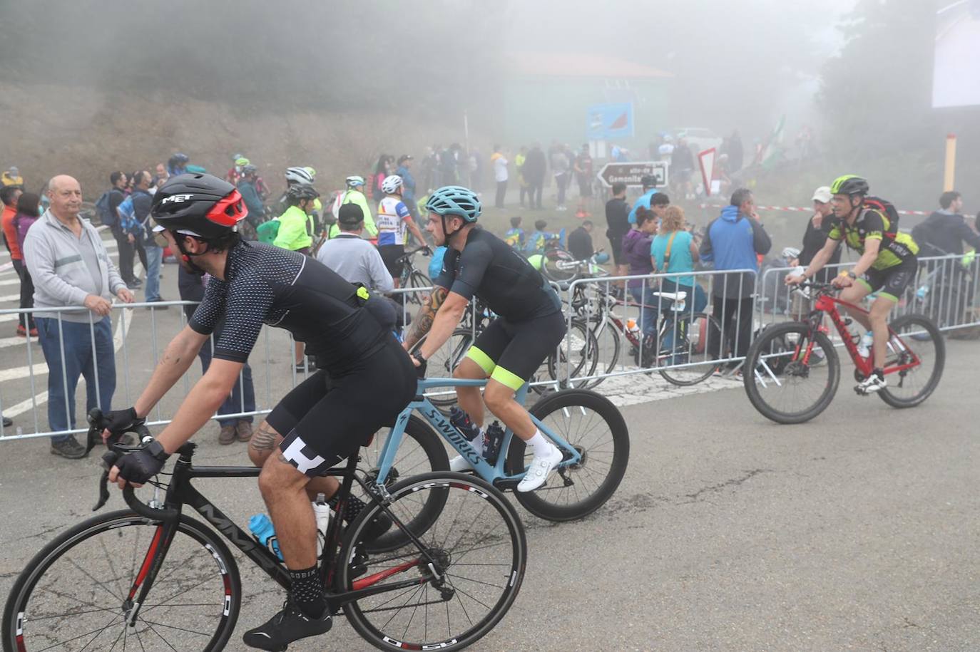 Fotos: El Gamoniteiro, «traca final» de la Vuelta en Asturias