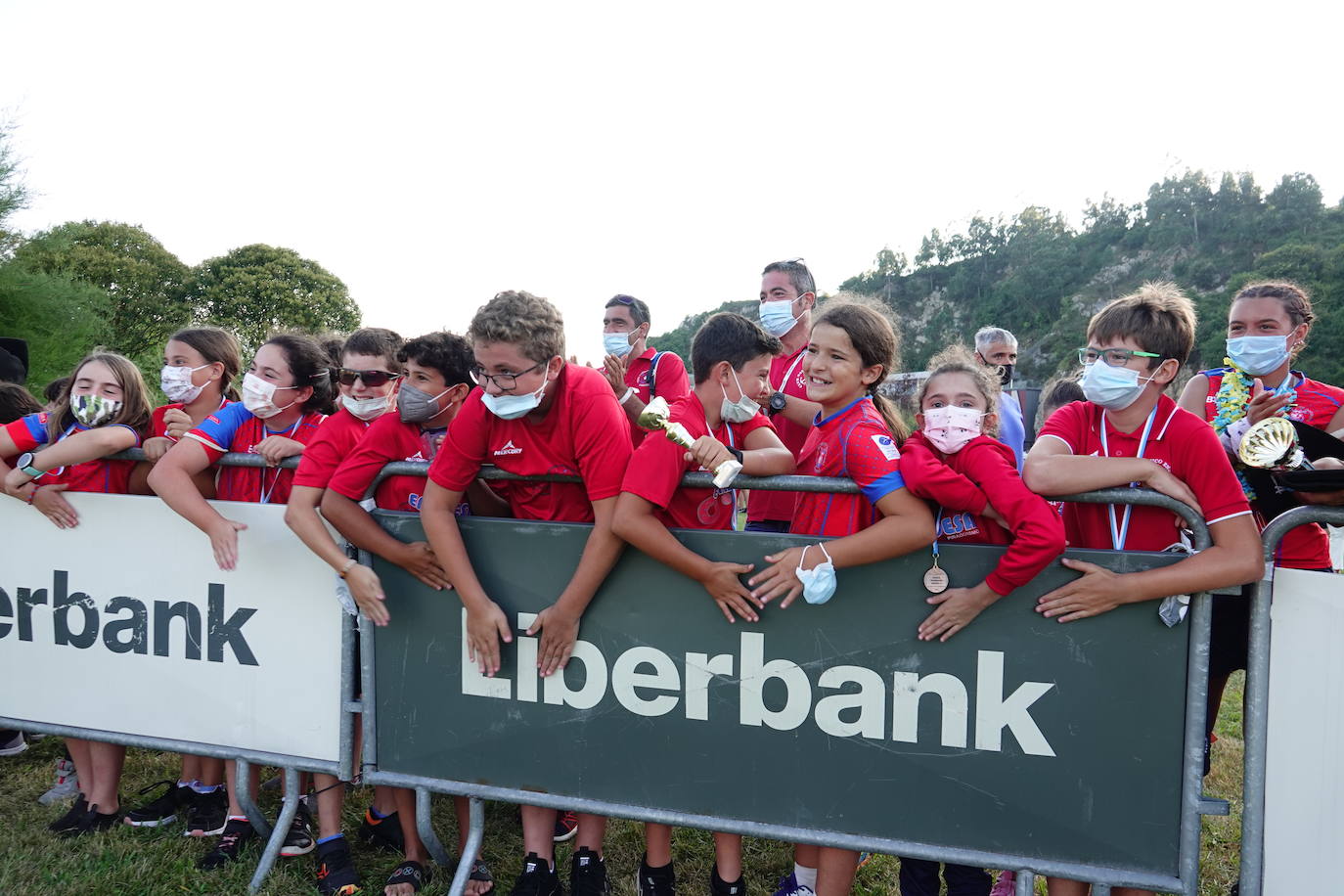 El Sella acoge este fin de semana dos pruebas deportivas. Este sábado se ha disputado el X Mini-Sella, la prueba abierta para las categorías que no pueden participar en el Descenso Internacional del Sella. Además, el domingo será turno para el XXII Descenso Adaptado del Sella con salida en Arriondas y descanso en Llordón