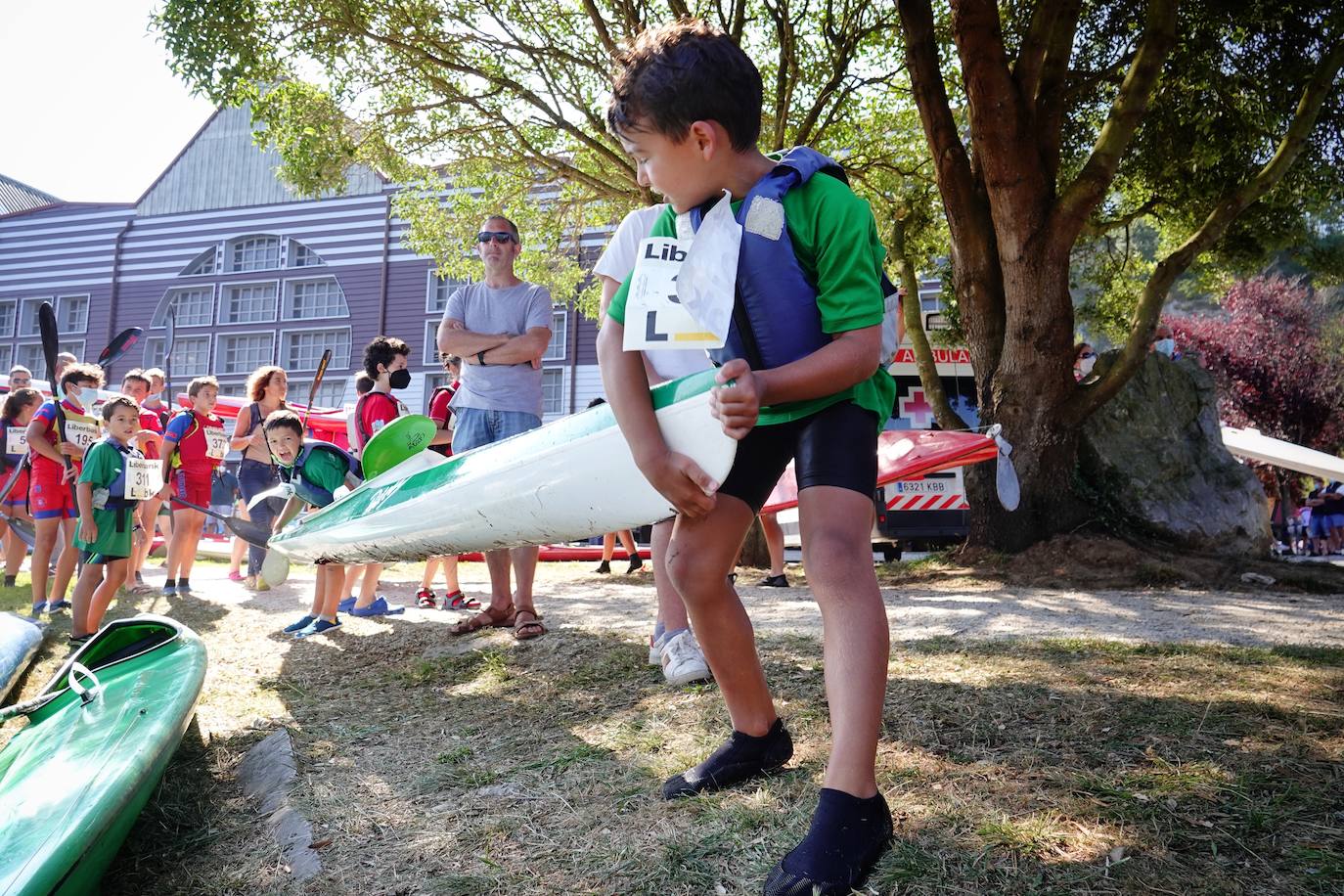 El Sella acoge este fin de semana dos pruebas deportivas. Este sábado se ha disputado el X Mini-Sella, la prueba abierta para las categorías que no pueden participar en el Descenso Internacional del Sella. Además, el domingo será turno para el XXII Descenso Adaptado del Sella con salida en Arriondas y descanso en Llordón