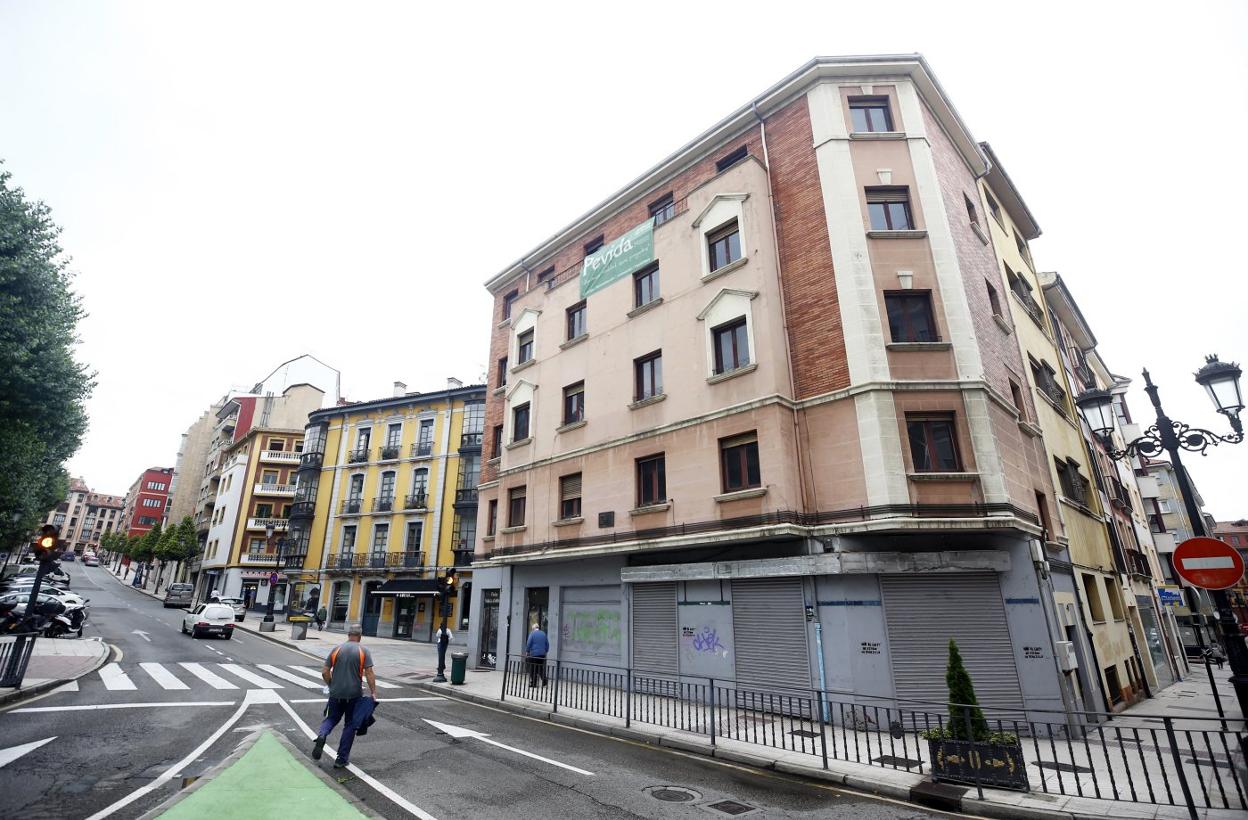 El 15 de Marqués de Gastañaga, en obras para alojar a estudiantes MIR en pisos de alquiler. 