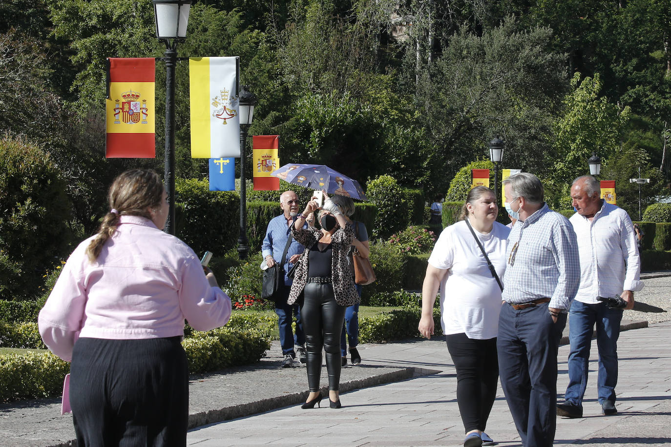 El acto religioso en Covadonga para celebrar el Día de Asturias es un evento ineludible para muchos asturianos que quieren honrar a la Santina. 