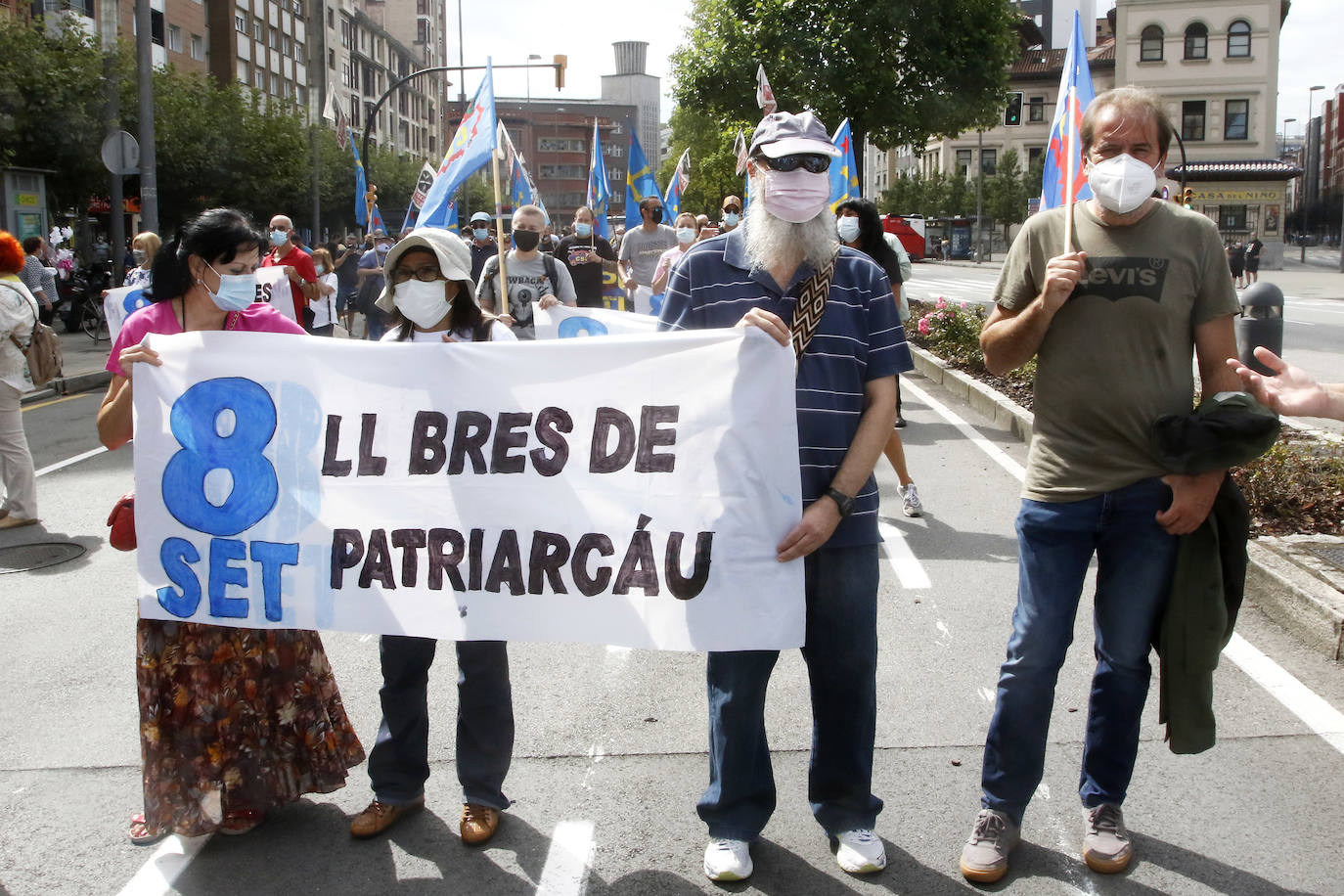 Sindicatos y partidos de izquierda pidieron «una Asturies por el empleo y la mocedá»