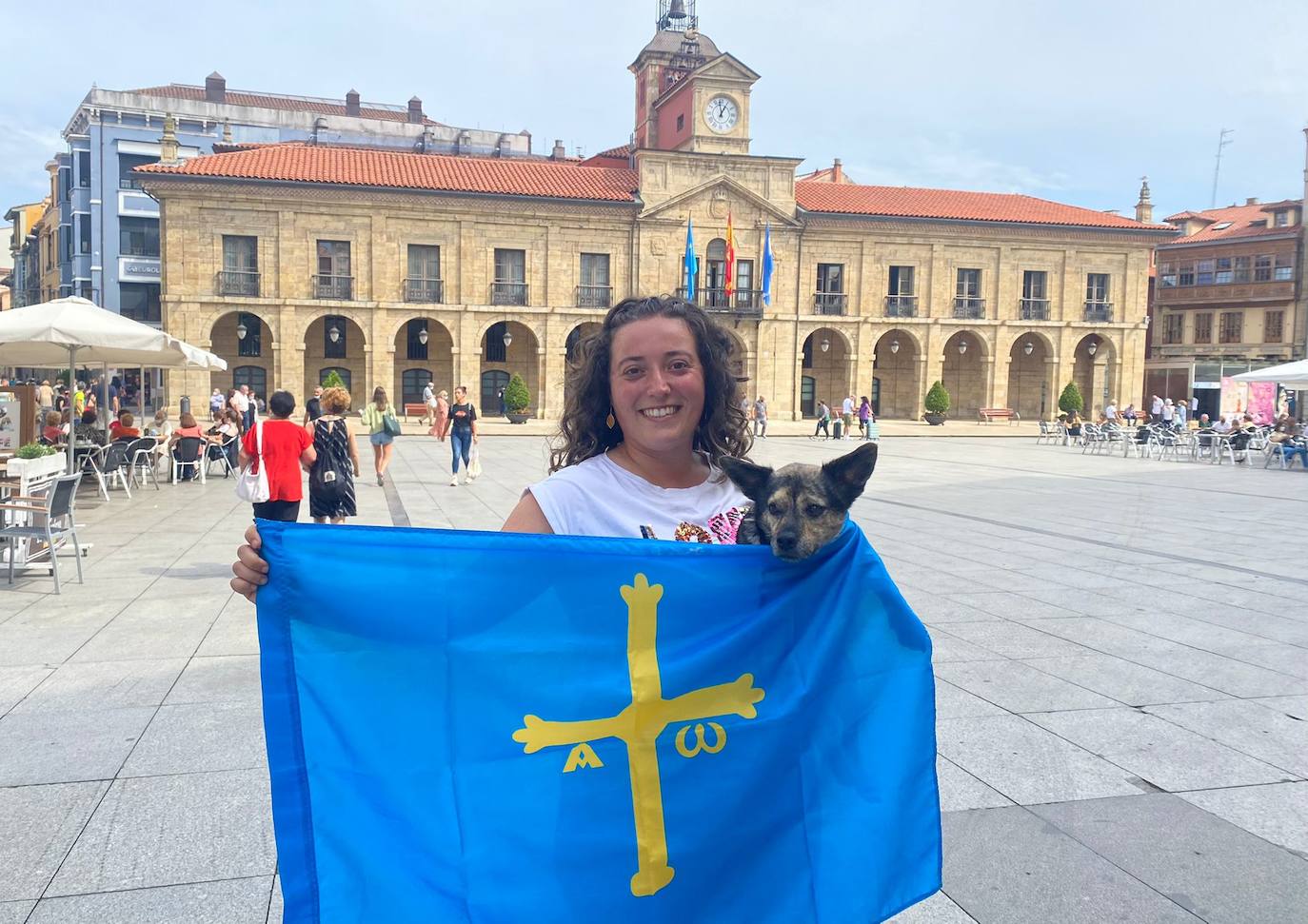 Avilés. Nerea Arrojo Fernández (23 años). «Me gustaría que se apostase por los espacios para animales como los parques para las mascotas»