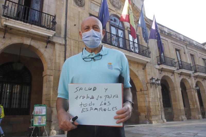 Colloto. Plácido González (67 años). «Lo más importante es que los asturianos gocemos de salud y trabajo, en estos tiempos que corren»