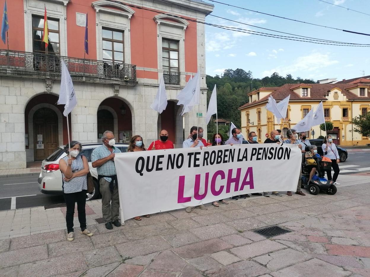 Parada de la caravana en Infiesto. 