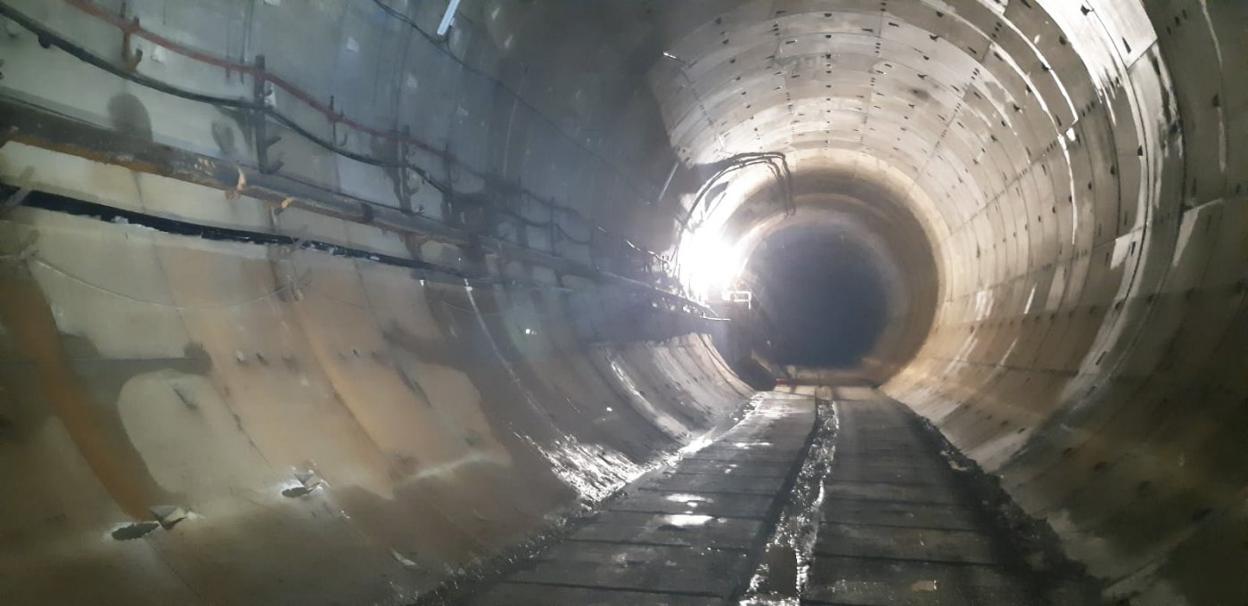 Túnel del metrotrén de cuyo mantenimiento se ocupa Tragsa. 