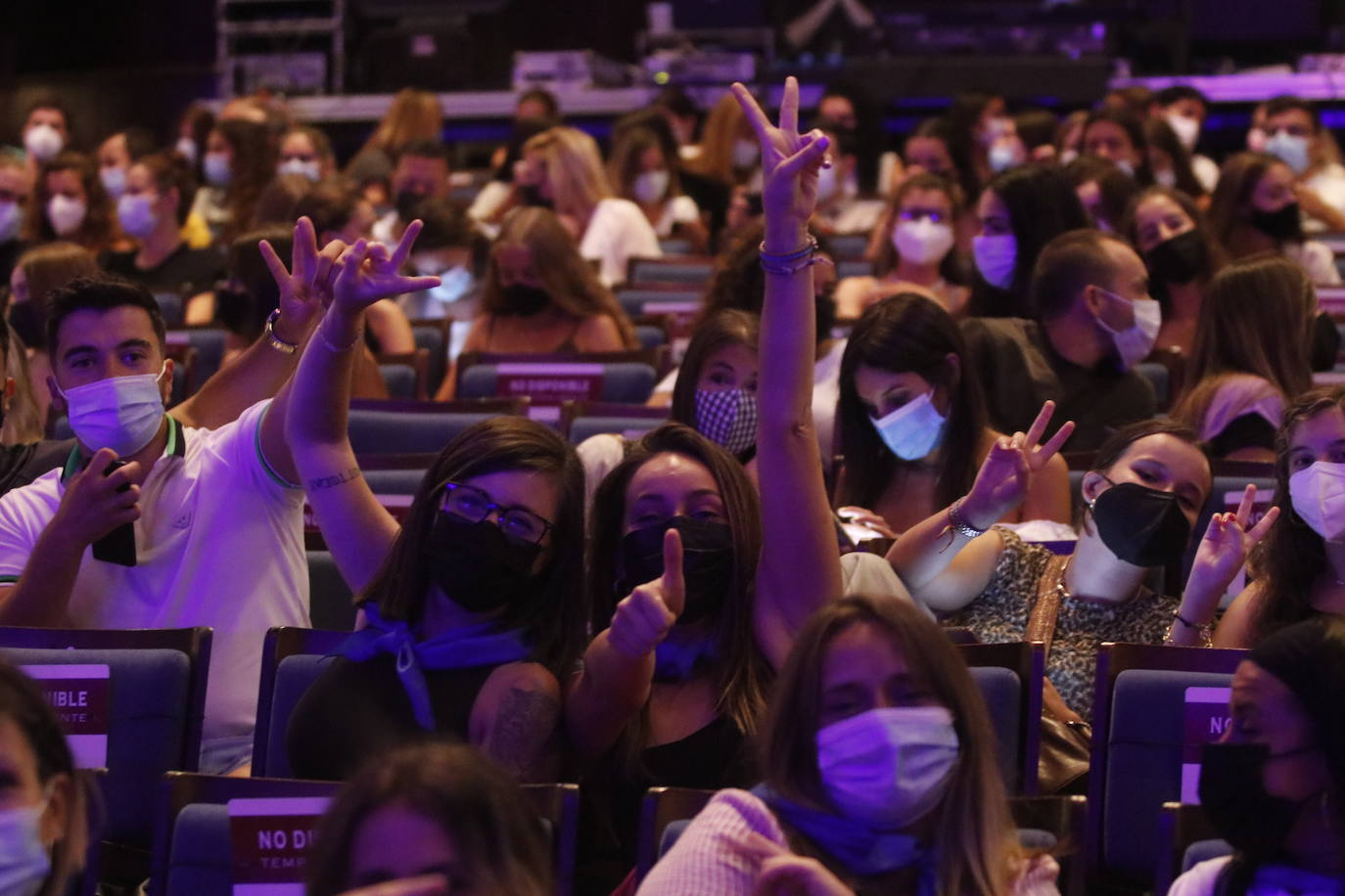 Los ritmos latinos 'levantan' un Auditorio repleto de público con ganas de escuchar las canciones de las tan añoradas discotecas 