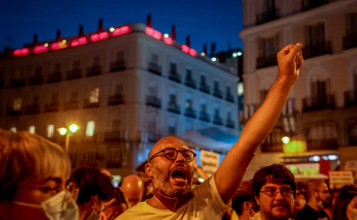 Concentración en la Puerta del Sol contra las agresiones a las personas LGTBI.