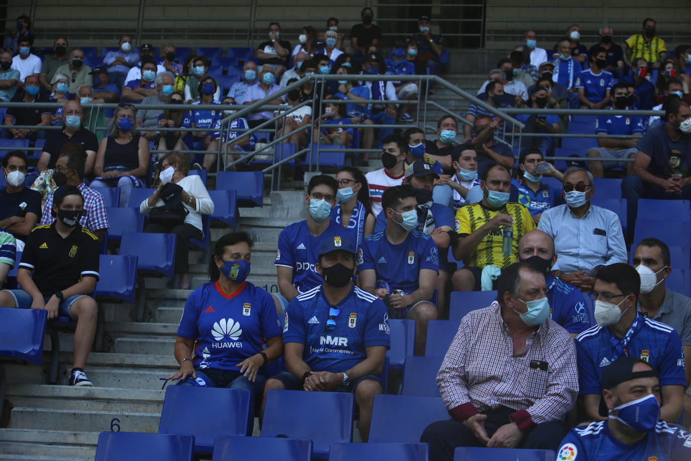 Fotos: ¿Estuviste en el Real Oviedo- Cartagena? ¡Búscate!