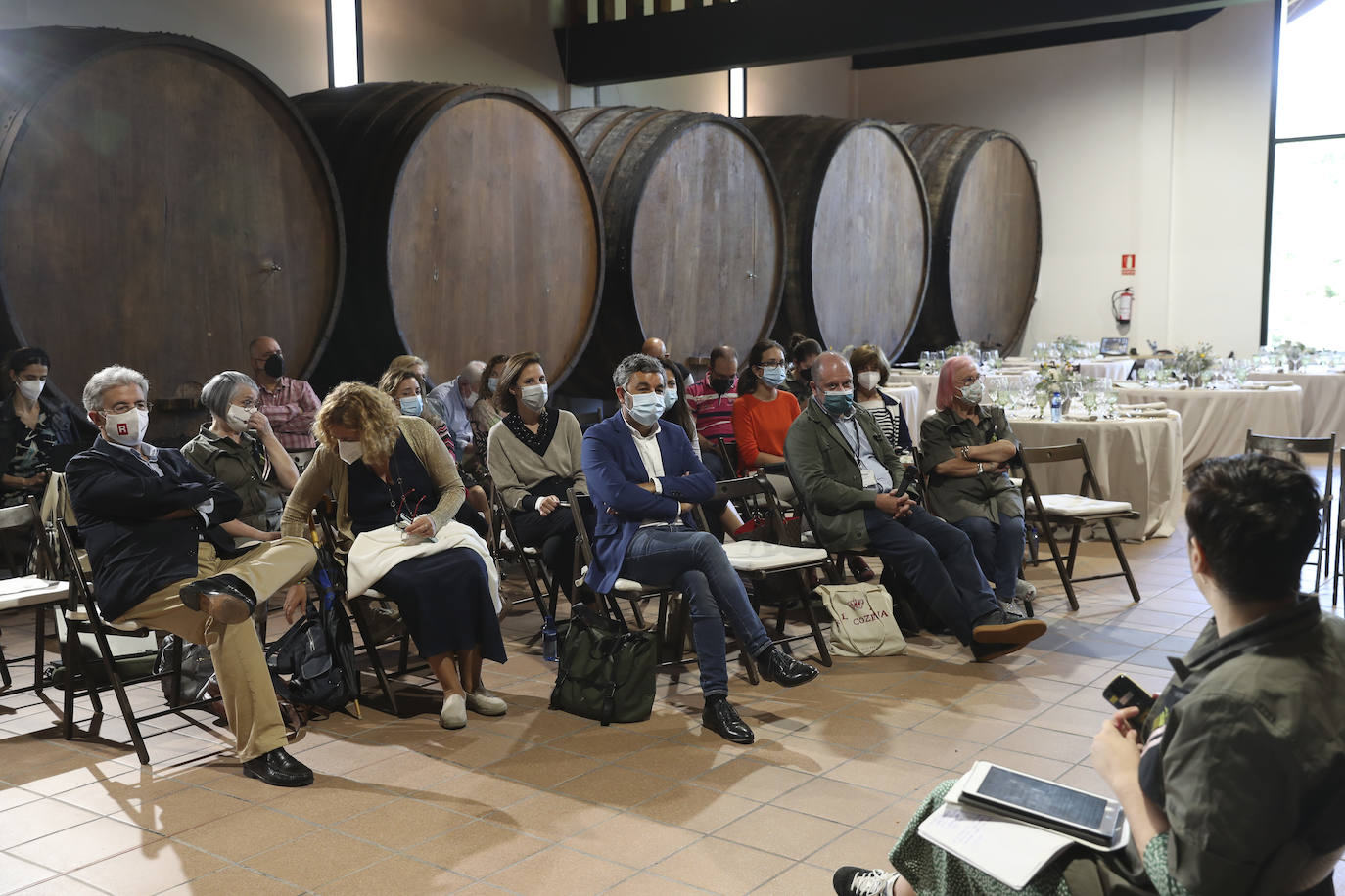 El Llagar Castañón acoge la segunda jornada de FéminAs, el I Congreso Internacional de Gastronomía, Mujeres y Medio Rural que se celebra en Asturias y que visitará distintos puntos de la región durante tres días.