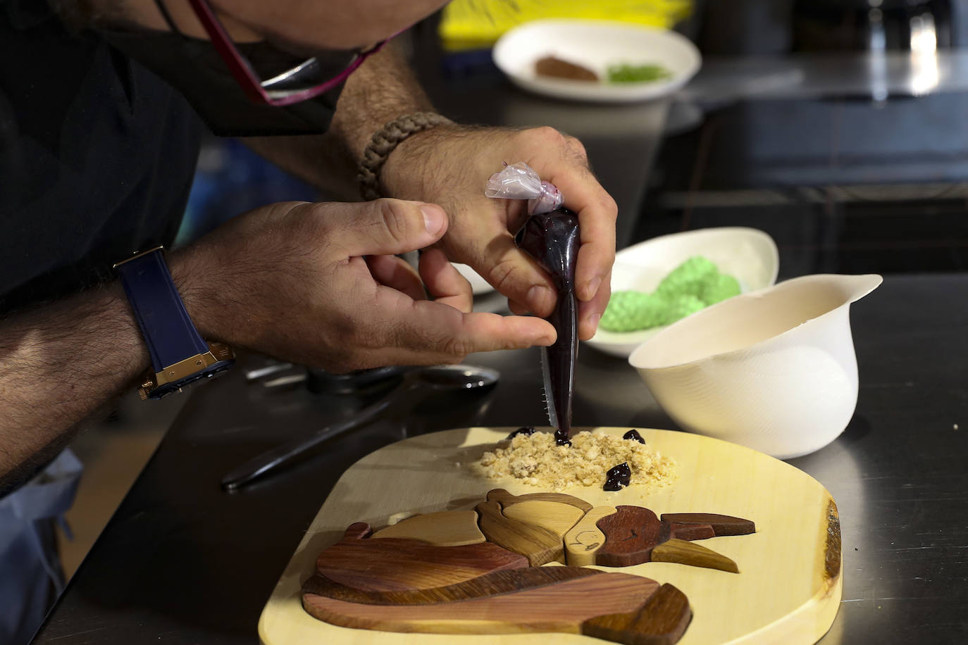 El Llagar Castañón acoge la segunda jornada de FéminAs, el I Congreso Internacional de Gastronomía, Mujeres y Medio Rural que se celebra en Asturias y que visitará distintos puntos de la región durante tres días.