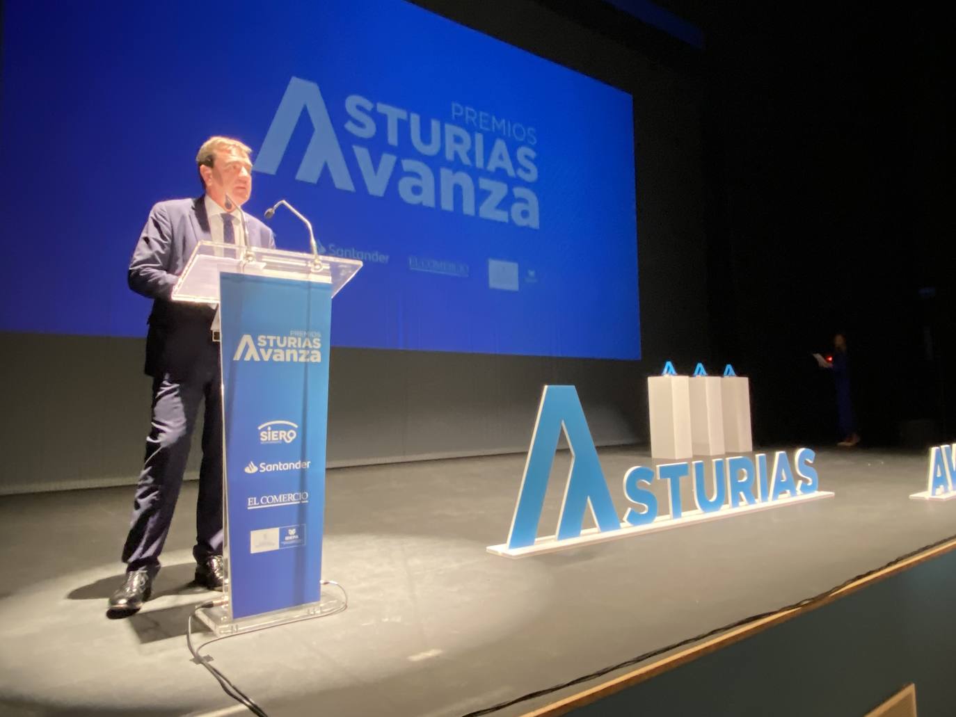 Los galardonados en los Premios Asturias Avanza han sido la Corporación Alimentaria Peñasanta (CAPSA), TSK y Grupo Baldajos. 