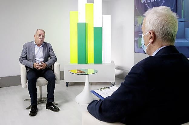 Aurelio Martín, durante su intervención en el programa 'La Lupa', de Canal 10. 