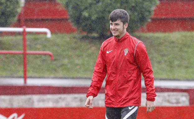 Guille Rosas, en el entrenamiento del Sporting de este miércoles.