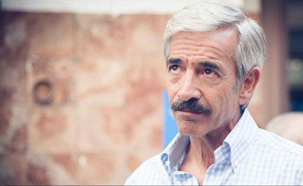 La última temporada de la serie adelantó la futura muerte del padre de los Alcántara