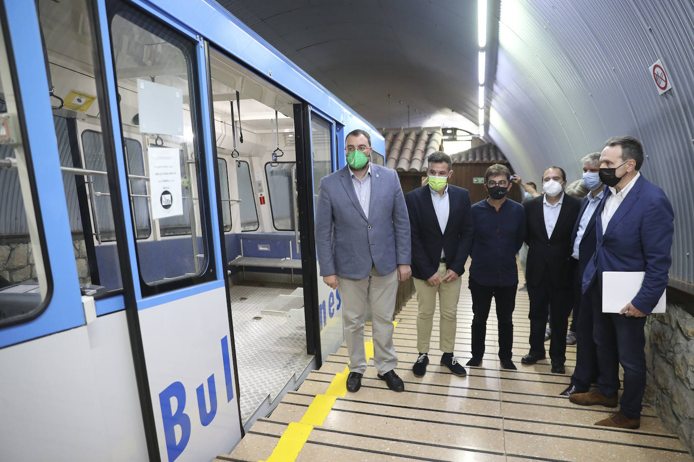 Fotos: Adrián Barbón visita Bulnes en el vigésimo aniversario del funicular