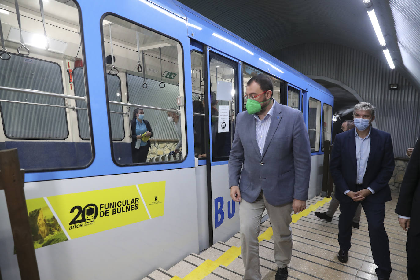 Fotos: Adrián Barbón visita Bulnes en el vigésimo aniversario del funicular