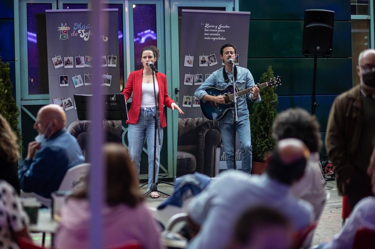 El dúo ayer durante el concierto. 