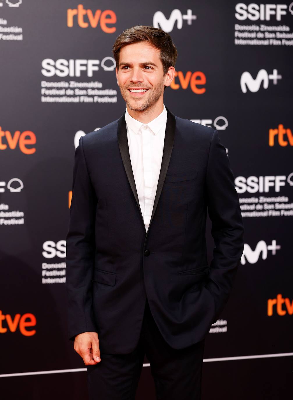 Ha comenzado una nueva edición del Festival de Cine de San Sebastián, una cita que ha vuelto a congregar a decenas de estrellas del cine y la televisión en la capital donostiarra. La actriz francesa Marion Cotillard, Premio Donostia 2021, Penélope Cruz y Antonio Banderas, acompañado por su hija, Stella del Carmen, fueron protagonistas de la alfs. 