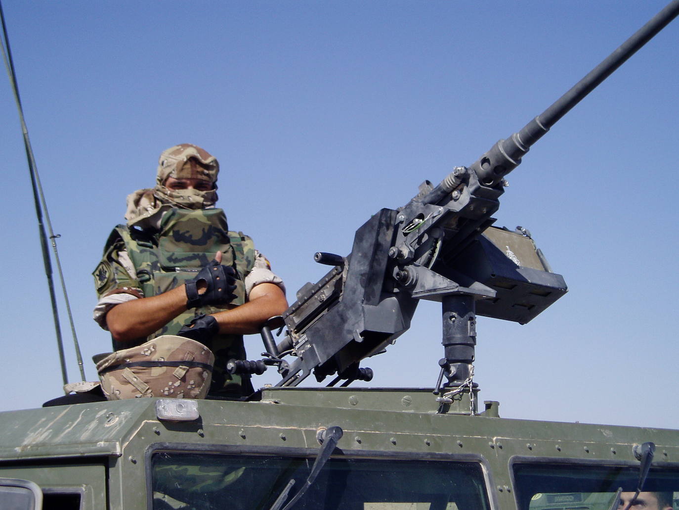 Dificultades. Los militares asturianos desplazados al país vivieron peligros, pero volvieron con la satisfacción de haber «mejorado la vida de la gente»