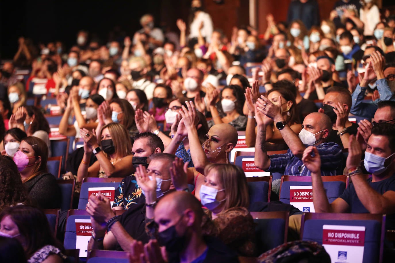 Los fallos de sonido obligan a frenar 15 minutos la actuación de Fangoria, que conquistó al público que llenó hasta la bandera el Auditorio