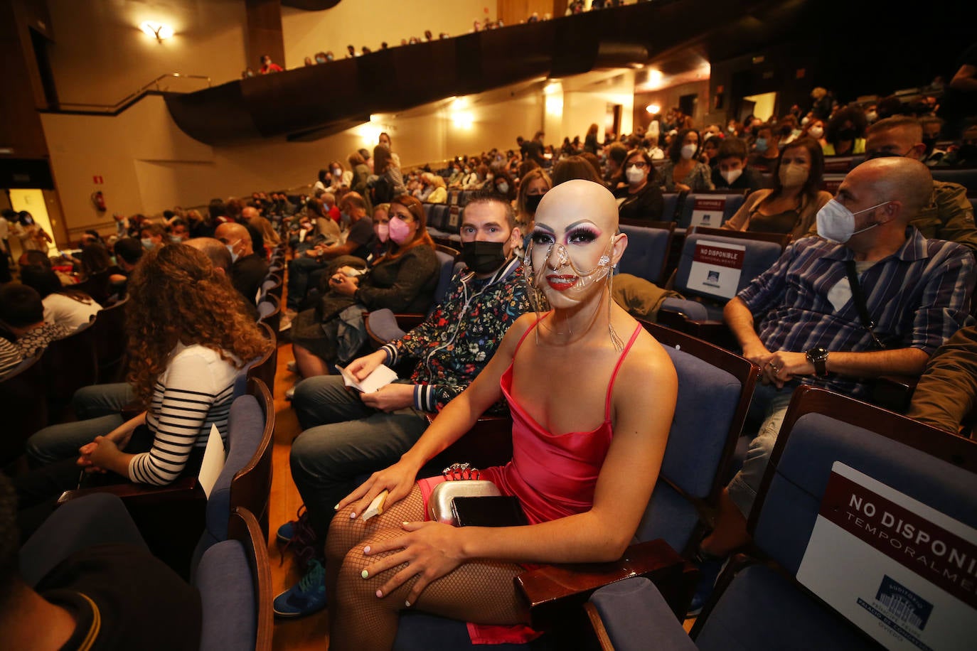 Los fallos de sonido obligan a frenar 15 minutos la actuación de Fangoria, que conquistó al público que llenó hasta la bandera el Auditorio