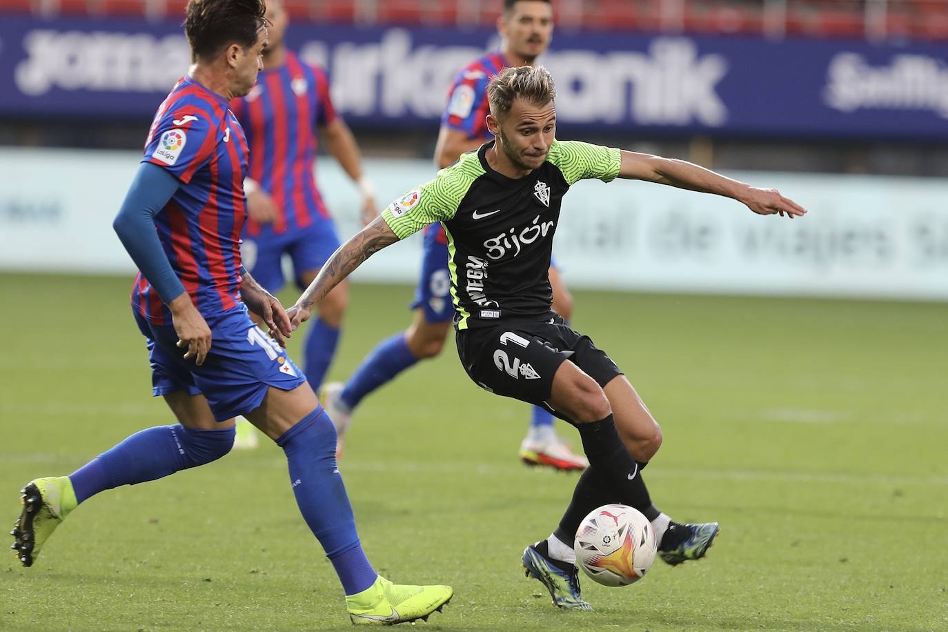 Fotos: Las mejores imágenes del Eibar - Sporting