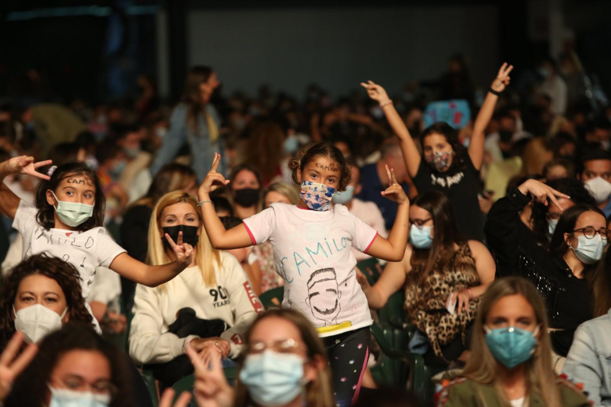 tHubo presencia de mucho público joven, familias al completo que disfrutaron del show en La Magdalena.