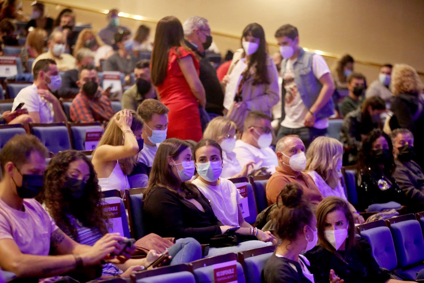 Fotos: El dúo acústico de M-Clan ofrece al Auditorio de Oviedo su versión más personal