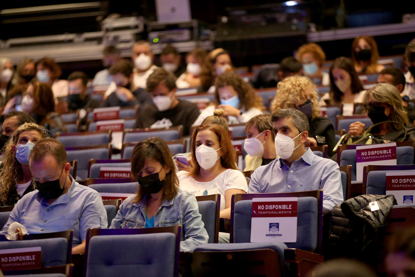 Fotos: El dúo acústico de M-Clan ofrece al Auditorio de Oviedo su versión más personal