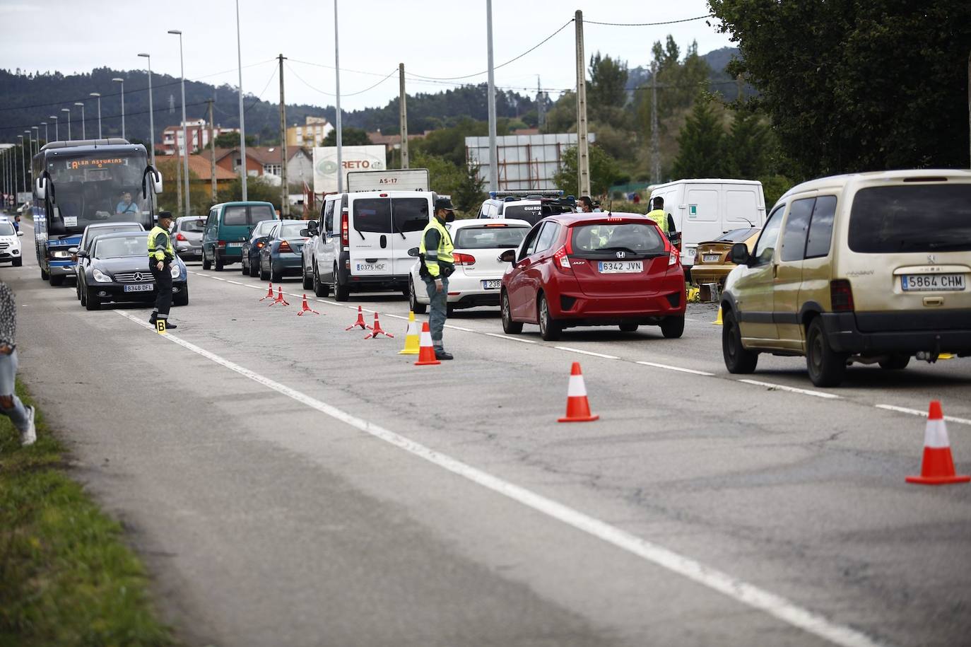 Fotos: Muere un joven de 22 años en Llanera arrollado por un coche que huía de la Policía desde Gijón