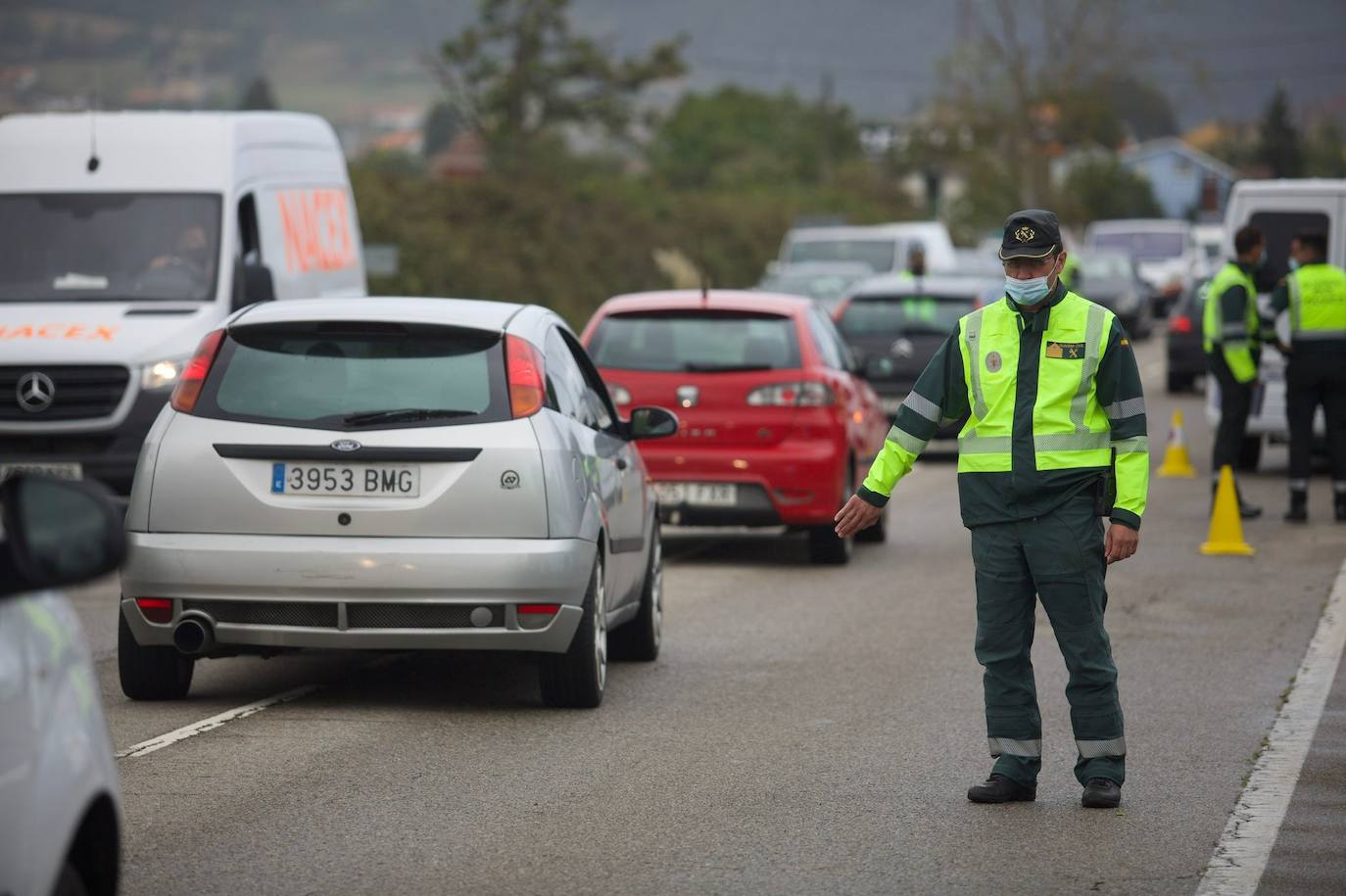 Fotos: Muere un joven de 22 años en Llanera arrollado por un coche que huía de la Policía desde Gijón