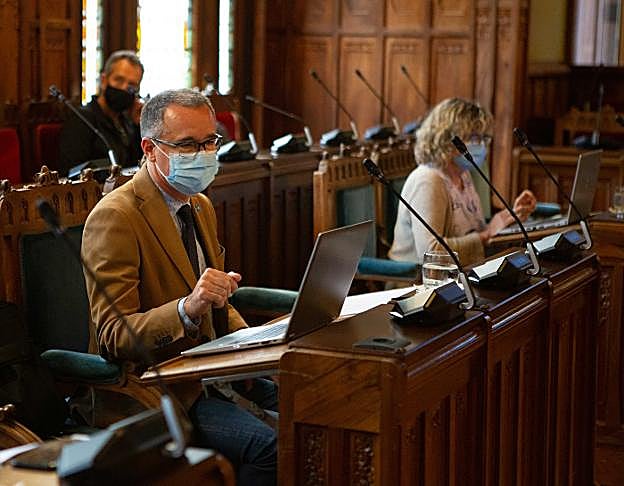 Salud afirma que las restricciones se relajarán más, pero aún no se eliminarán