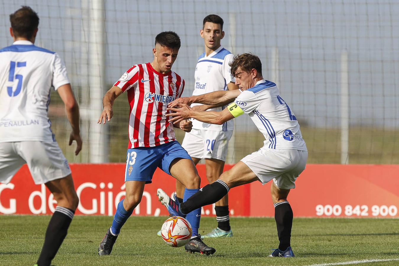 Fotos: Sporting B 3-2 Praviano, en imágenes