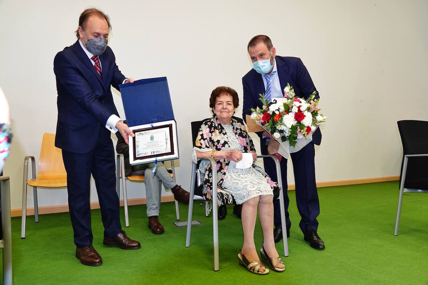 Fotos: Rosita Morán, homenajeada por sus vecinos