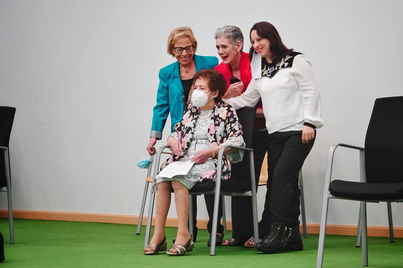 Fotos: Rosita Morán, homenajeada por sus vecinos