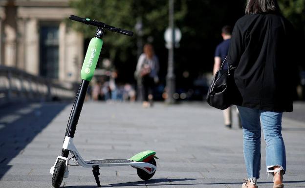 Muere una mujer tras ser atropellada por un patinete eléctrico