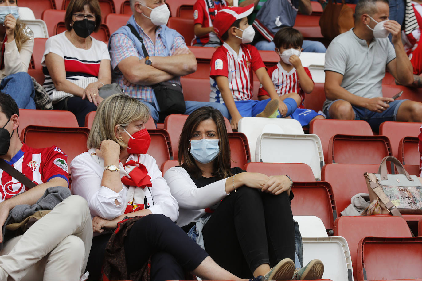 Fotos: ¿Estuviste en el Sporting-Málaga? ¡Búscate!