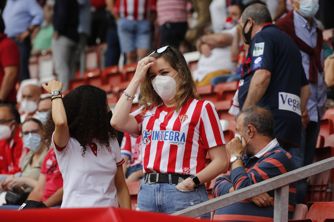 Fotos: ¿Estuviste en el Sporting-Málaga? ¡Búscate!