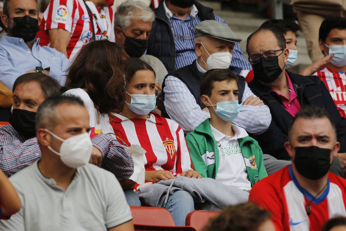 Fotos: ¿Estuviste en el Sporting-Málaga? ¡Búscate!