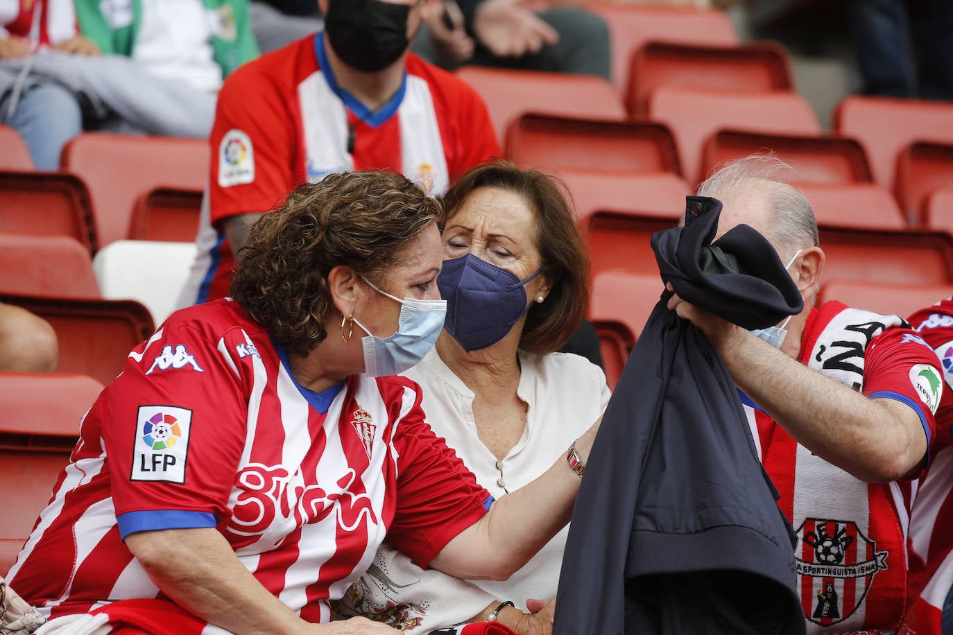 Fotos: ¿Estuviste en el Sporting-Málaga? ¡Búscate!