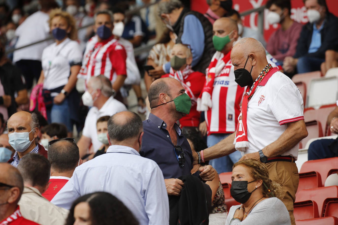 Fotos: ¿Estuviste en el Sporting-Málaga? ¡Búscate!