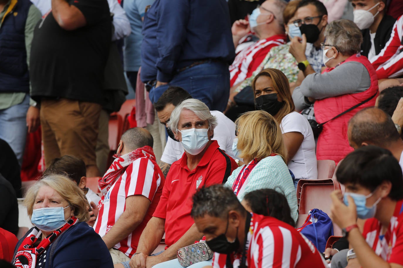 Fotos: ¿Estuviste en el Sporting-Málaga? ¡Búscate!