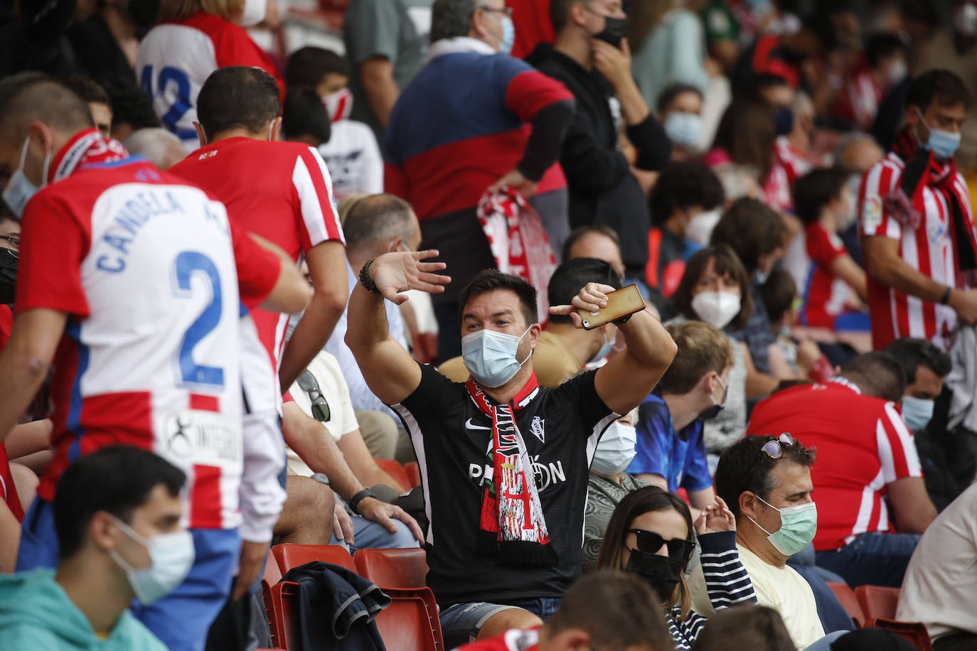 Fotos: ¿Estuviste en el Sporting-Málaga? ¡Búscate!