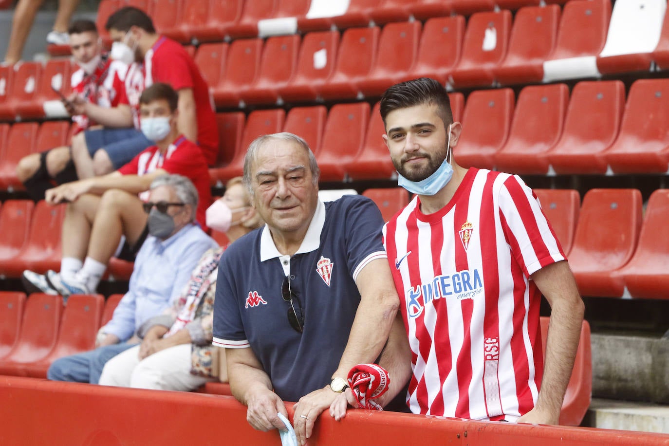 Fotos: ¿Estuviste en el Sporting-Málaga? ¡Búscate!