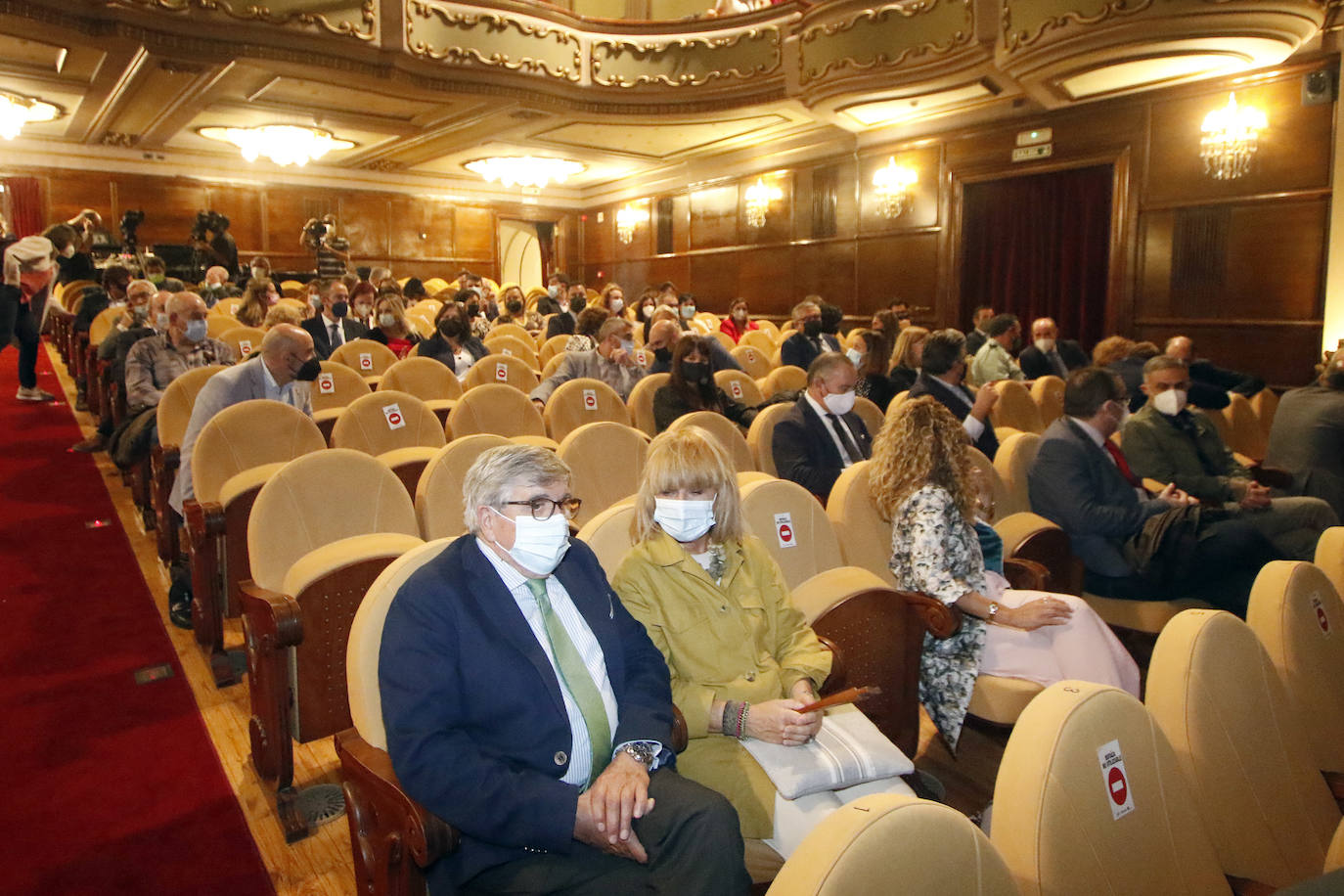 Los galardonados en la edición de este año son las Residencias de Mayores del Principado (Acción Social); Graciano García (Proyección de Asturias); María López (Deporte); Ópera de Oviedo (Cultura); Mario Fernández Fraga (Investigación y Ciencia) y Zitrón (Iniciativa Empresarial)