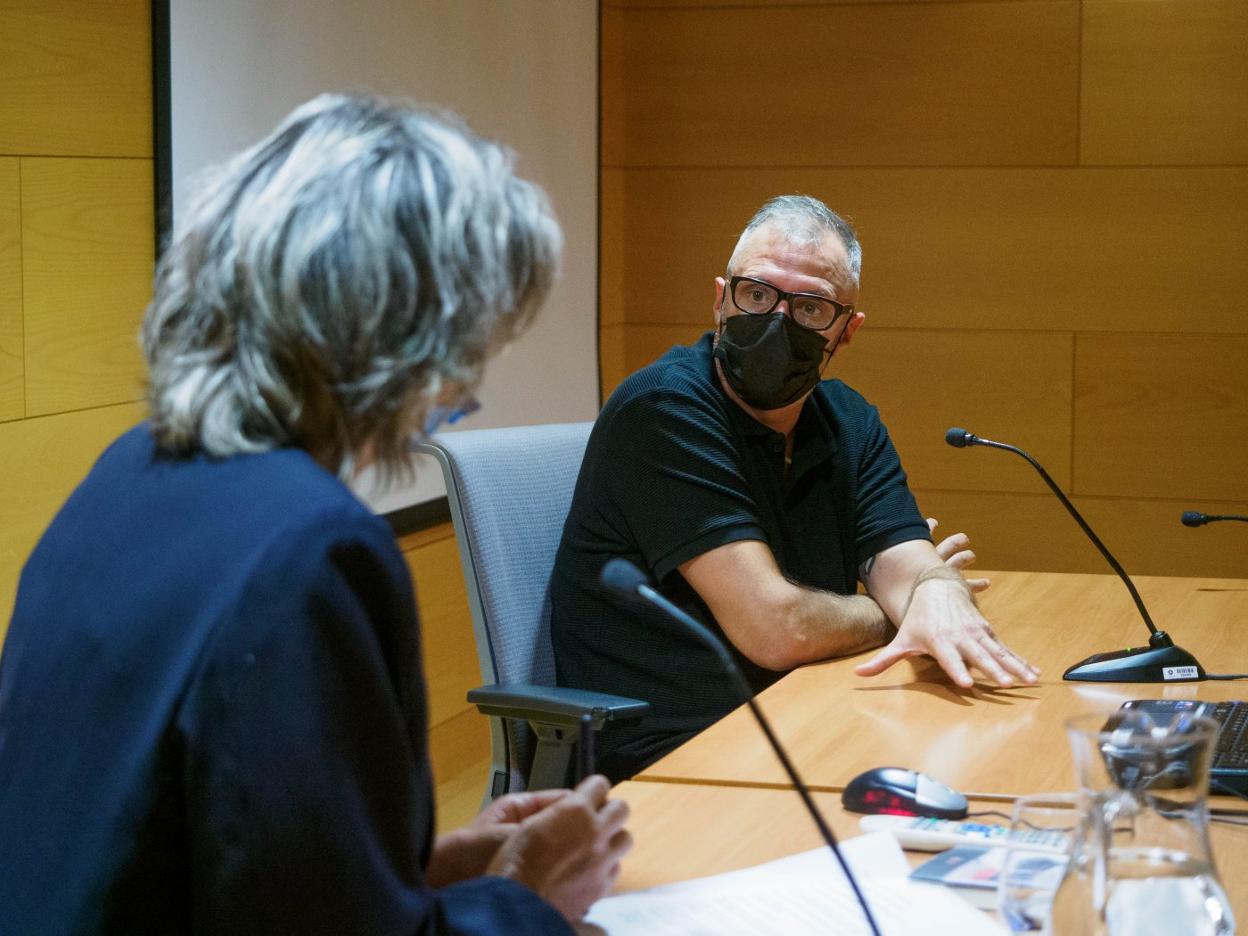 Mercedes de Soignie conversa con Luis María González. 