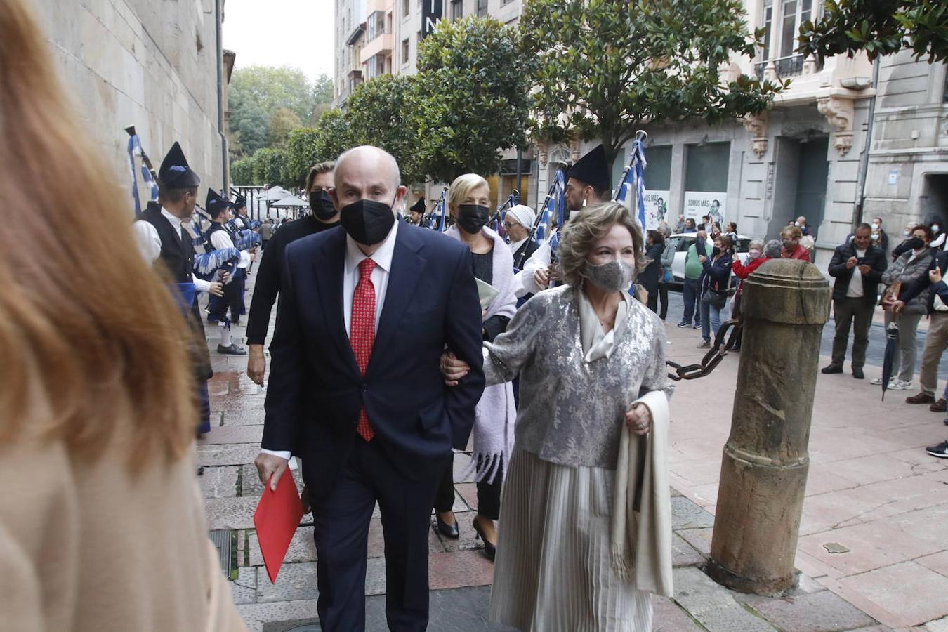 Los Premios Iberoamericanos Asicom-Universidad de Oviedo 2021 han destacado la labor informativa de Europa Press para difundir la actualidad de España y de Iberoamérica. También han sido reconocidos en esta edición el exjugador de balonmano, José Javier Hombrados; la escultora y escritora Ana Teresa Ortega; el productor y empresario José Velasco; el actor Inmanol Arias; y el sociólogo portugués Boaventura de Sousa.